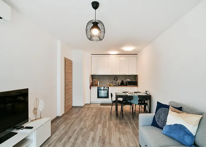 Free Parking Flats With Wifi And Pool