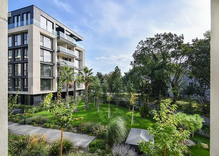 Free Parking Flats With Wifi And Pool