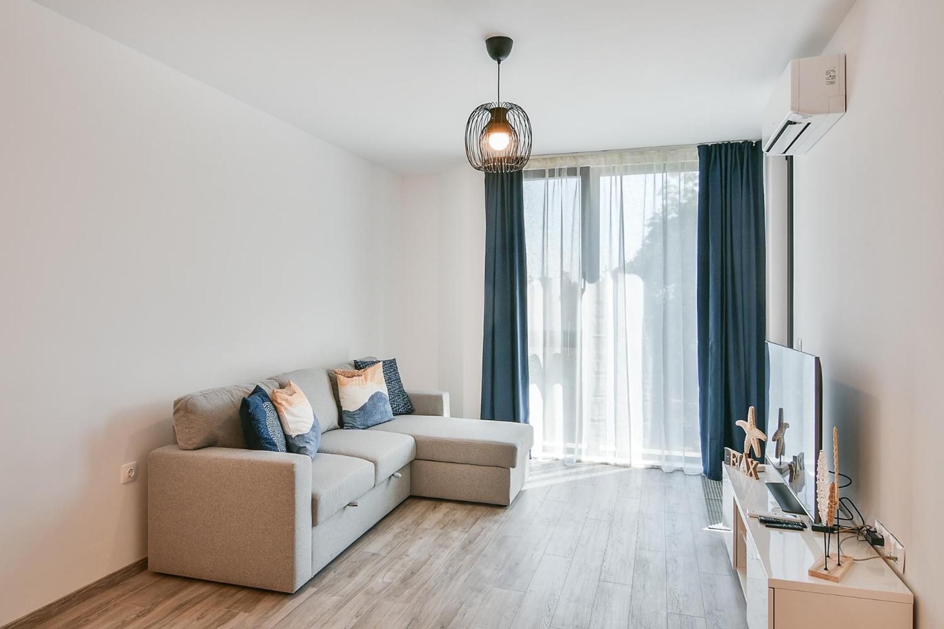 Free Parking Flats With Wifi And Pool Апартамент